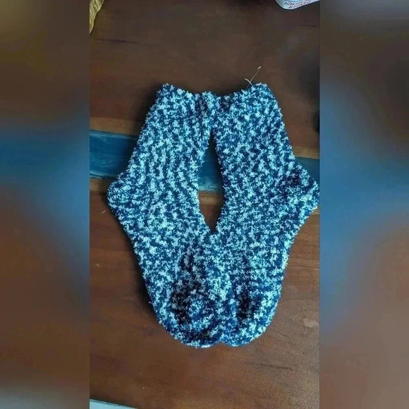 NWOT Women's Comfy Cozy Blue And White Socks - Picture 3 of 6